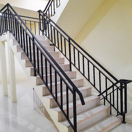 Готель Reddoorz Syariah Near Transmart Jambi 2 Paalmerah Екстер'єр фото
