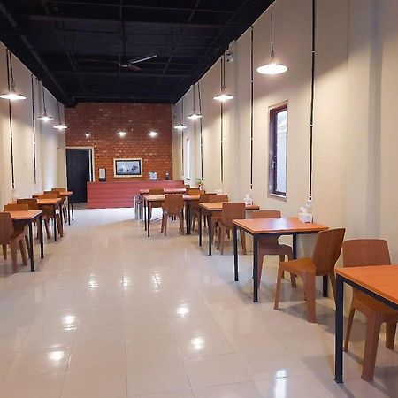 Готель Reddoorz Syariah Near Transmart Jambi 2 Paalmerah Екстер'єр фото