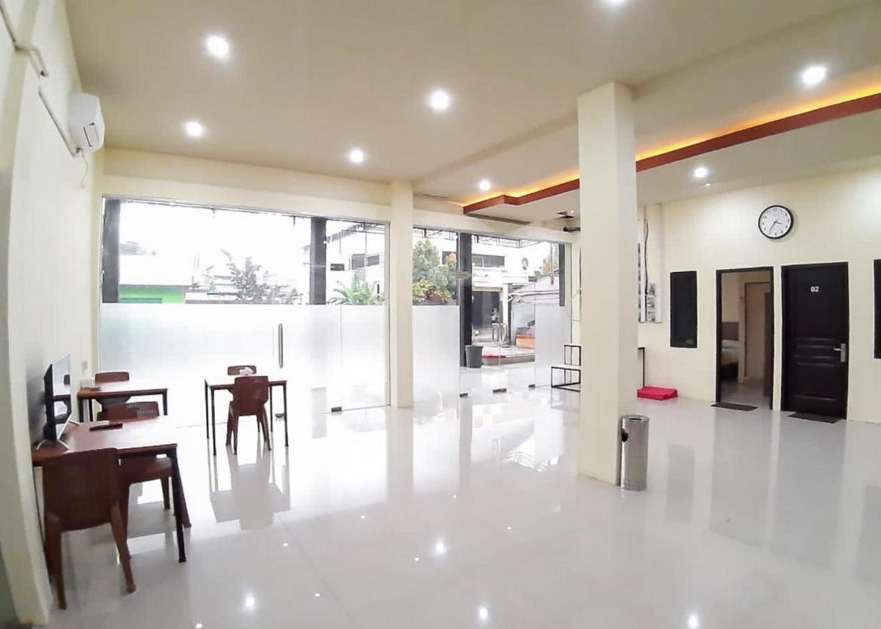 Готель Reddoorz Syariah Near Transmart Jambi 2 Paalmerah Екстер'єр фото