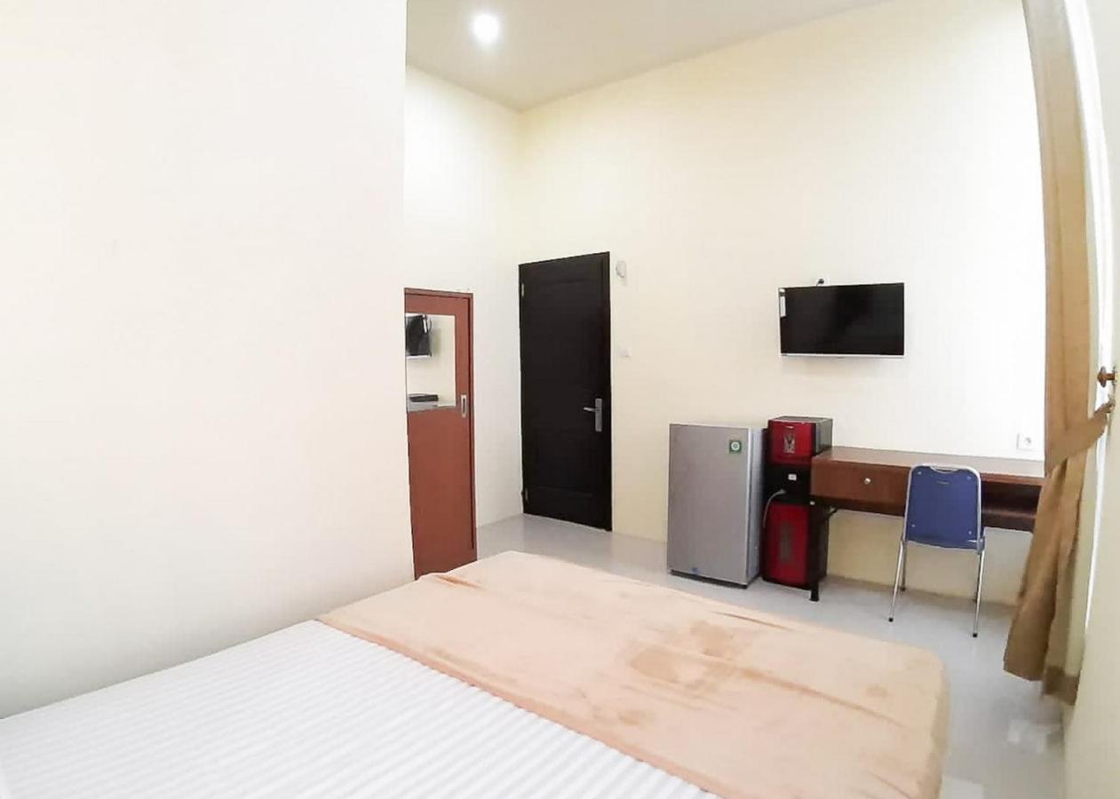 Готель Reddoorz Syariah Near Transmart Jambi 2 Paalmerah Екстер'єр фото