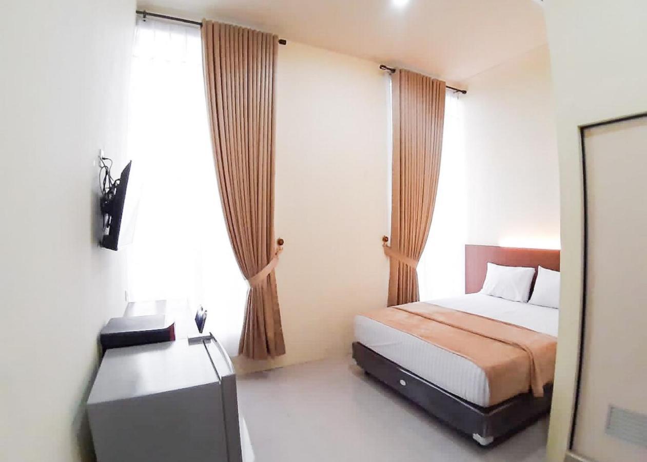 Готель Reddoorz Syariah Near Transmart Jambi 2 Paalmerah Екстер'єр фото