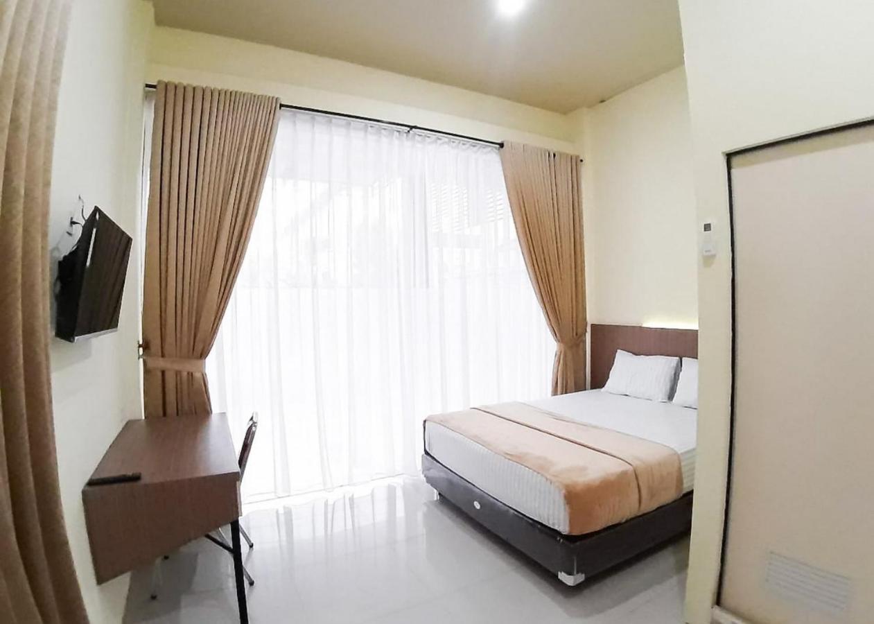 Готель Reddoorz Syariah Near Transmart Jambi 2 Paalmerah Екстер'єр фото